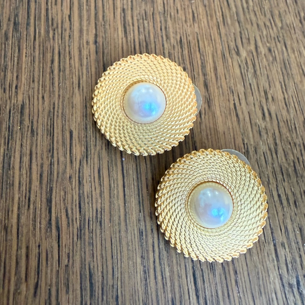 Vintage Gold and Pearl Earrings